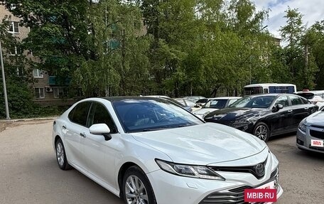 Toyota Camry, 2018 год, 2 700 000 рублей, 4 фотография