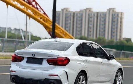 BMW 1 серия, 2023 год, 1 800 000 рублей, 2 фотография