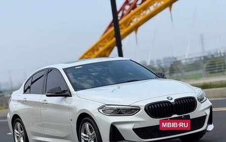 BMW 1 серия, 2023 год, 1 800 000 рублей, 3 фотография