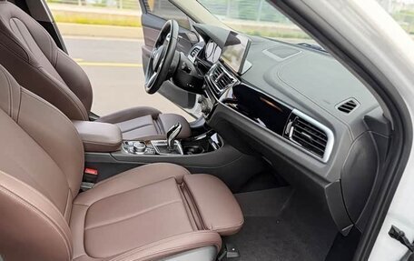 BMW 1 серия, 2023 год, 1 800 000 рублей, 7 фотография
