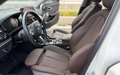 BMW 1 серия, 2023 год, 1 800 000 рублей, 11 фотография