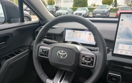 Toyota RAV4, 2026 год, 4 390 000 рублей, 23 фотография