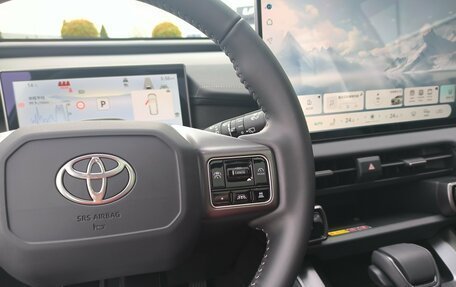 Toyota RAV4, 2026 год, 4 390 000 рублей, 29 фотография