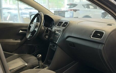 Volkswagen Polo VI (EU Market), 2014 год, 800 000 рублей, 15 фотография