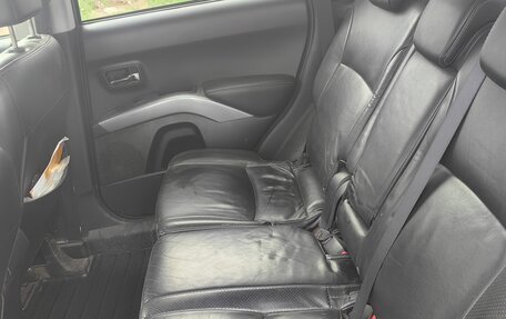 Mitsubishi Outlander III рестайлинг 3, 2007 год, 690 000 рублей, 11 фотография