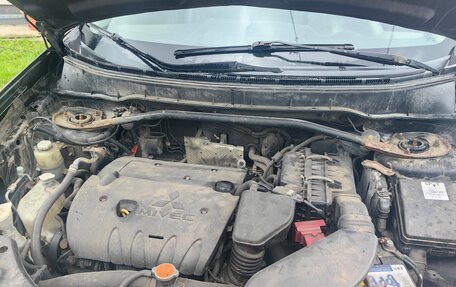 Mitsubishi Outlander III рестайлинг 3, 2007 год, 690 000 рублей, 14 фотография