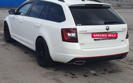 Skoda Octavia RS, 2019 год, 3 650 000 рублей, 4 фотография
