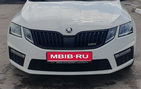 Skoda Octavia RS, 2019 год, 3 650 000 рублей, 6 фотография