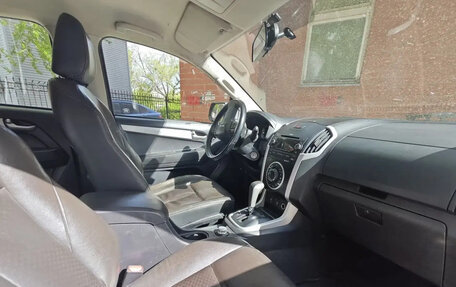 Isuzu D-Max II, 2018 год, 2 000 000 рублей, 4 фотография
