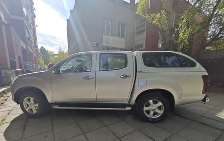Isuzu D-Max II, 2018 год, 2 000 000 рублей, 2 фотография