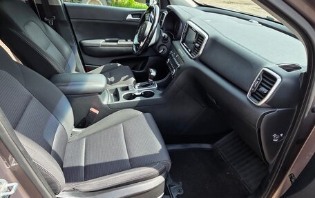 KIA Sportage IV рестайлинг, 2018 год, 2 000 000 рублей, 11 фотография