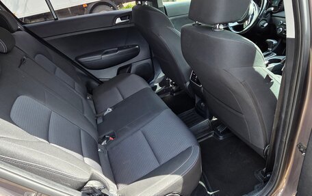 KIA Sportage IV рестайлинг, 2018 год, 2 000 000 рублей, 13 фотография