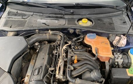 Audi A4, 2000 год, 360 000 рублей, 10 фотография