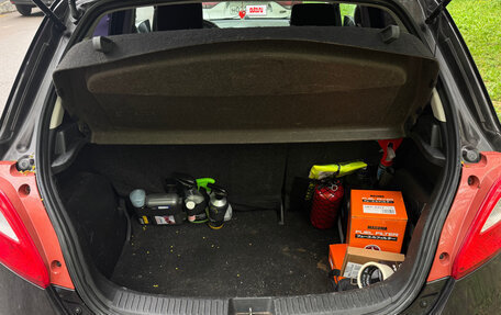 Mazda 2 III, 2011 год, 950 000 рублей, 13 фотография