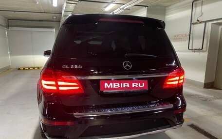 Mercedes-Benz GL-Класс, 2015 год, 3 400 000 рублей, 7 фотография