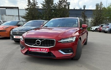 Volvo V60 II, 2019 год, 2 550 000 рублей, 3 фотография