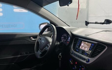 Hyundai Solaris II рестайлинг, 2017 год, 700 000 рублей, 9 фотография