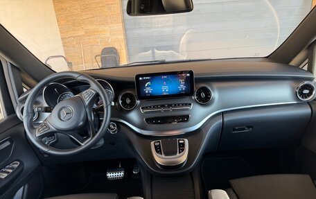 Mercedes-Benz V-Класс, 2023 год, 24 500 000 рублей, 2 фотография