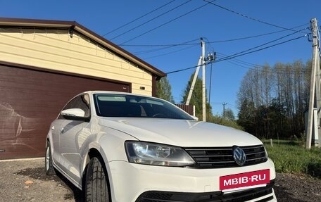 Volkswagen Jetta VI, 2015 год, 970 000 рублей, 2 фотография