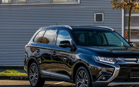 Mitsubishi Outlander III рестайлинг 3, 2018 год, 1 595 000 рублей, 8 фотография