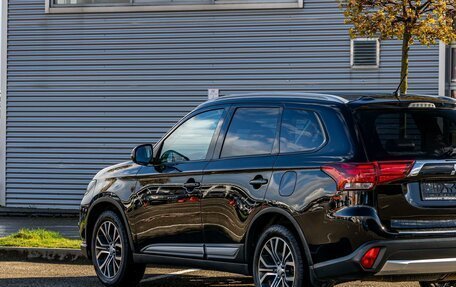 Mitsubishi Outlander III рестайлинг 3, 2018 год, 1 595 000 рублей, 9 фотография