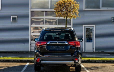 Mitsubishi Outlander III рестайлинг 3, 2018 год, 1 595 000 рублей, 5 фотография
