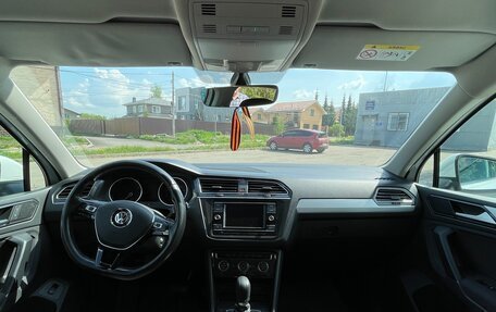 Volkswagen Tiguan II, 2018 год, 2 500 000 рублей, 4 фотография