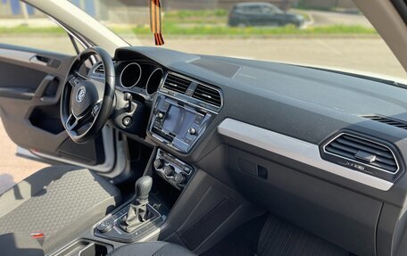 Volkswagen Tiguan II, 2018 год, 2 500 000 рублей, 5 фотография