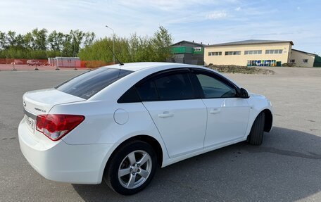 Chevrolet Cruze II, 2011 год, 650 000 рублей, 10 фотография