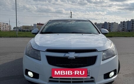 Chevrolet Cruze II, 2011 год, 650 000 рублей, 4 фотография