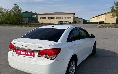 Chevrolet Cruze II, 2011 год, 650 000 рублей, 9 фотография