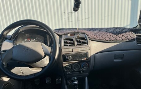 Hyundai Accent II, 2006 год, 260 000 рублей, 2 фотография