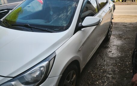 Hyundai Solaris II рестайлинг, 2012 год, 300 000 рублей, 8 фотография