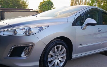 Peugeot 308 II, 2011 год, 850 000 рублей, 2 фотография