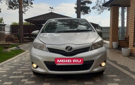 Toyota Vitz, 2011 год, 615 000 рублей, 2 фотография