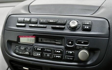 Nissan Tino, 2001 год, 445 000 рублей, 9 фотография