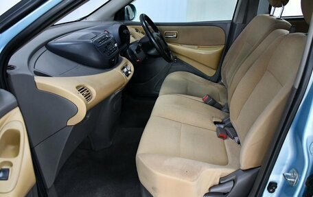 Nissan Tino, 2001 год, 445 000 рублей, 16 фотография