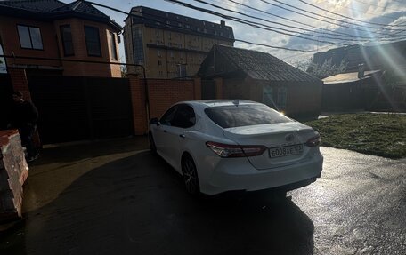 Toyota Camry, 2022 год, 3 370 000 рублей, 3 фотография