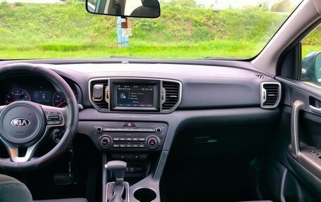 KIA Sportage IV рестайлинг, 2018 год, 1 900 000 рублей, 10 фотография
