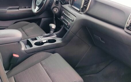 KIA Sportage IV рестайлинг, 2018 год, 1 900 000 рублей, 30 фотография