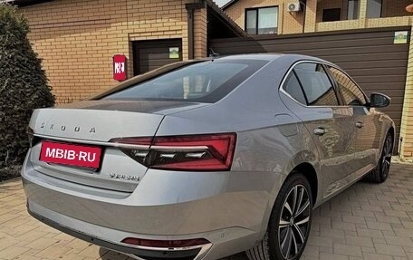 Skoda Superb III рестайлинг, 2024 год, 2 790 000 рублей, 1 фотография