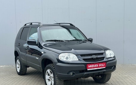 Chevrolet Niva I рестайлинг, 2015 год, 682 000 рублей, 1 фотография