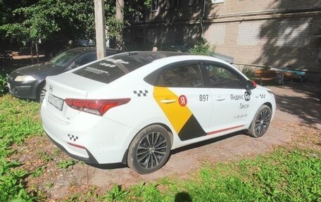 Hyundai Solaris II рестайлинг, 2017 год, 613 800 рублей, 4 фотография