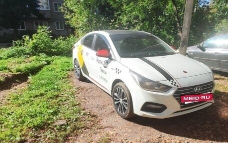 Hyundai Solaris II рестайлинг, 2017 год, 613 800 рублей, 3 фотография
