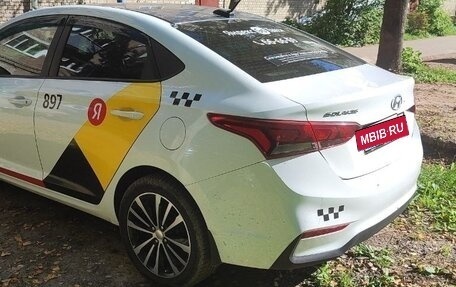 Hyundai Solaris II рестайлинг, 2017 год, 613 800 рублей, 5 фотография