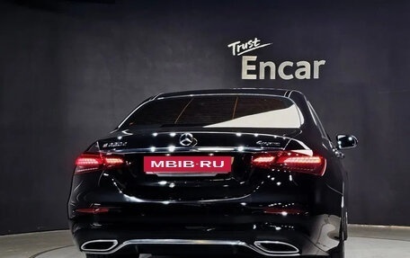Mercedes-Benz E-Класс, 2023 год, 5 400 000 рублей, 4 фотография