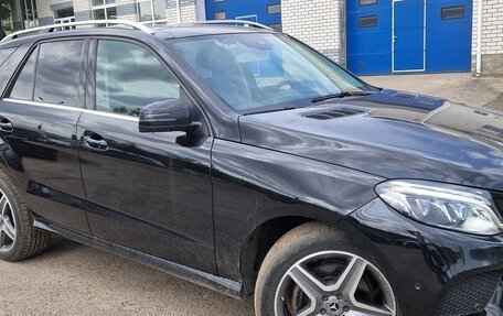 Mercedes-Benz GLE, 2017 год, 4 200 000 рублей, 4 фотография