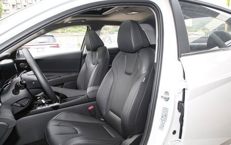 Hyundai Elantra, 2025 год, 1 720 000 рублей, 19 фотография