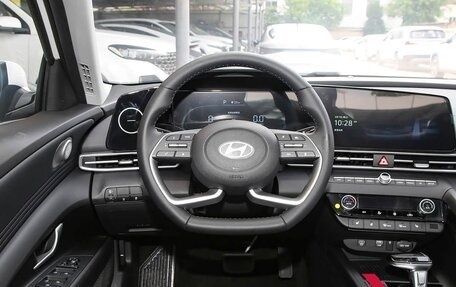 Hyundai Elantra, 2025 год, 1 720 000 рублей, 10 фотография