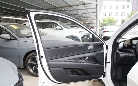 Hyundai Elantra, 2025 год, 1 720 000 рублей, 20 фотография